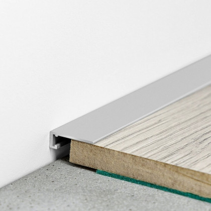 Микроплинтус алюминиевый анодированный серебро с пружинами Микроплинтус алюминиевый анодированный серебро с пружинами