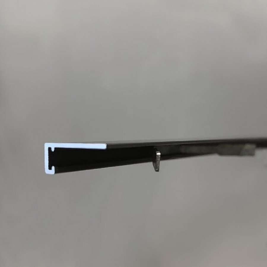 Микроплинтус алюминиевый черный с пружинами Микроплинтус алюминиевый черный с пружинами